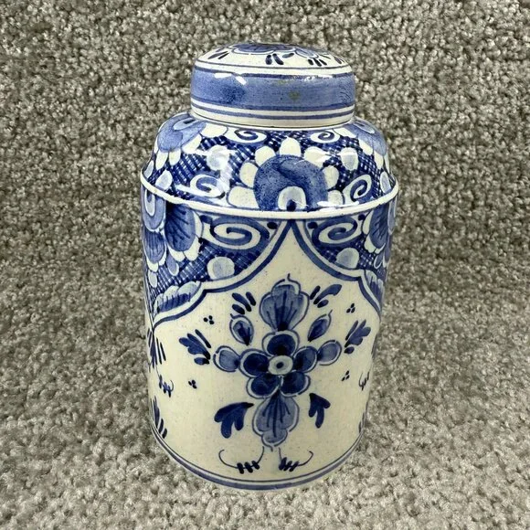Ginger Jar Blue White Delft DP Pottery 13 B.W. Hand Painted Floral Vase with Lid - Picture 2 of 16